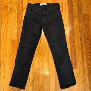 Hollister EUC Women’s Athletic Slim Straight Black Jeans W29 L30